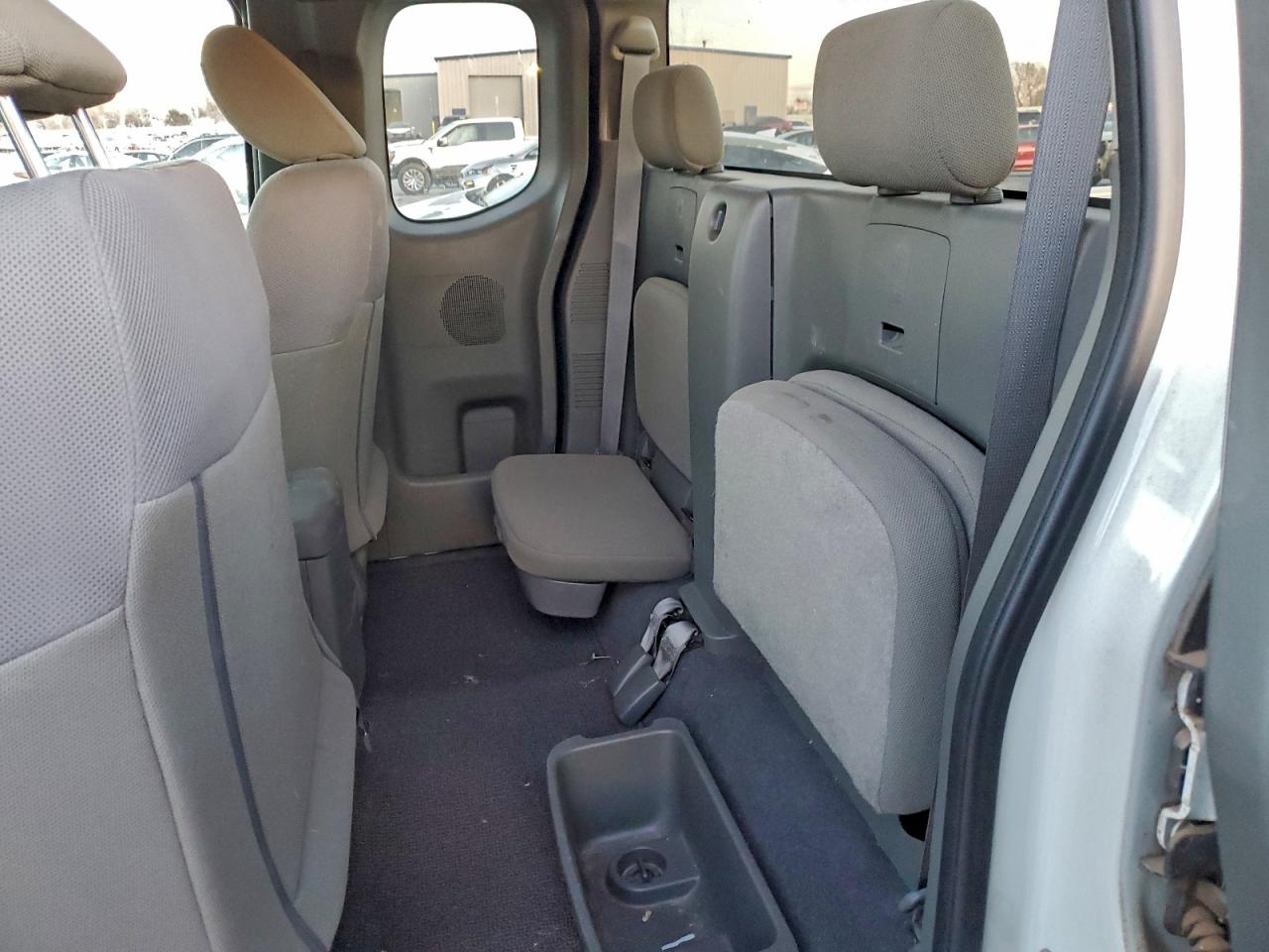 2018 NISSAN FRONTIER S photo 10