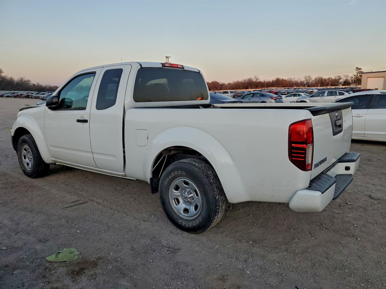2018 NISSAN FRONTIER S photo 2