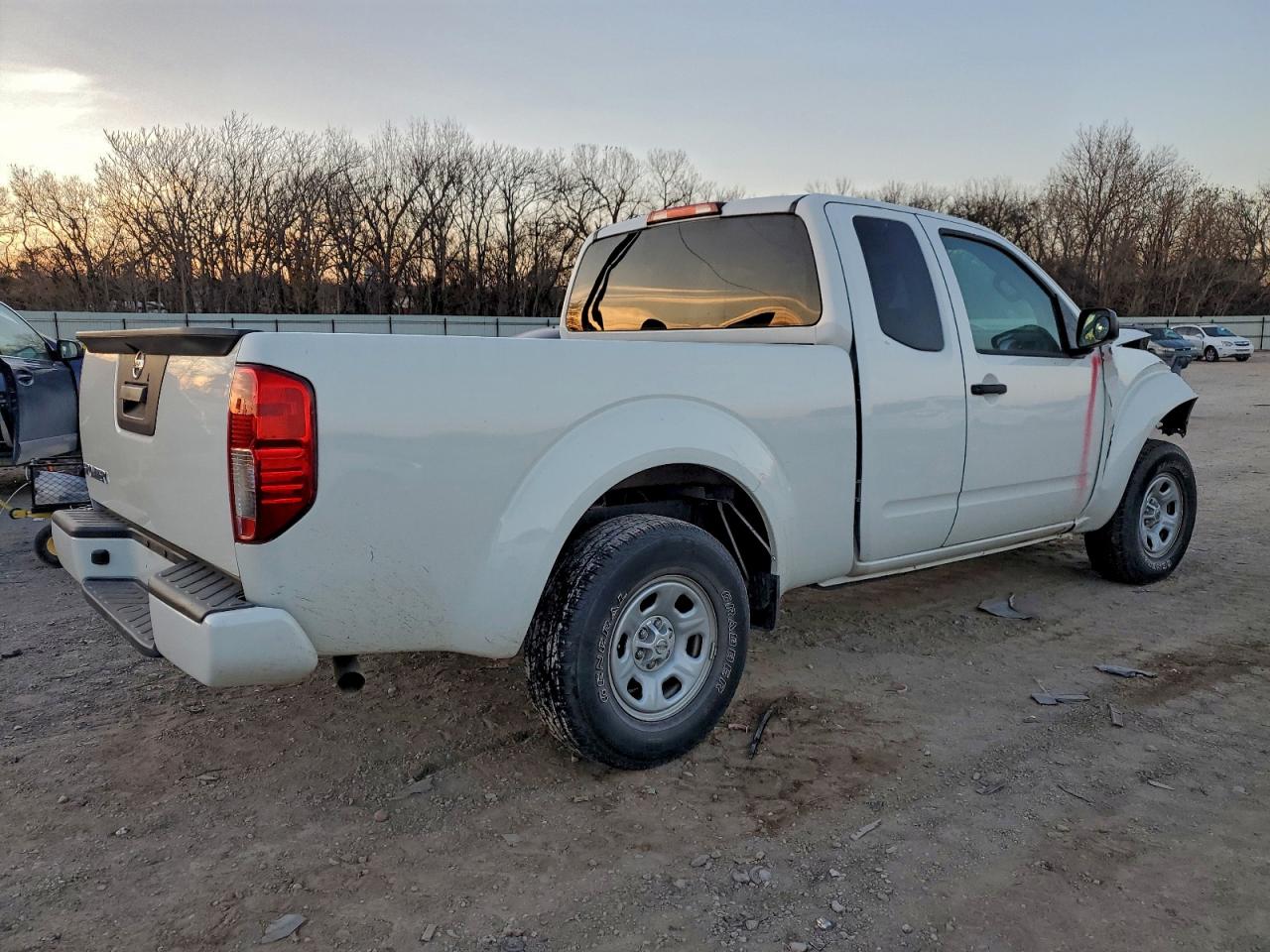 2018 NISSAN FRONTIER S photo 3