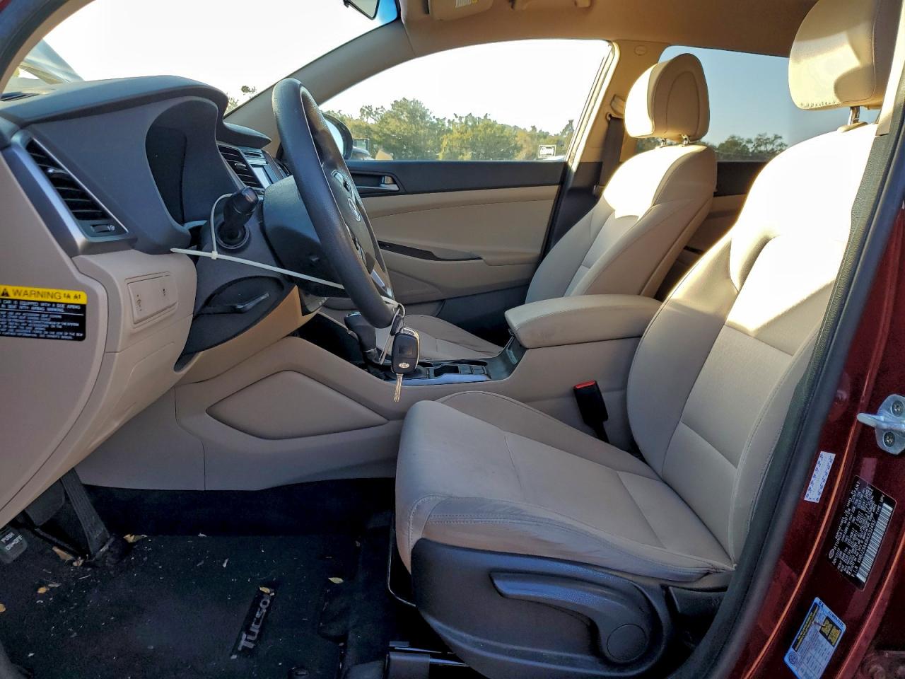 2017 HYUNDAI TUCSON SE photo 7