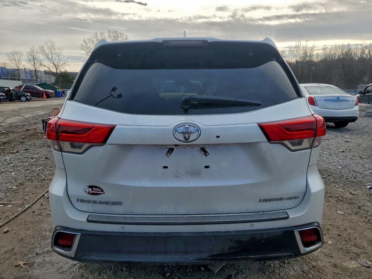 2019 TOYOTA HIGHLANDER LIMITED photo 6