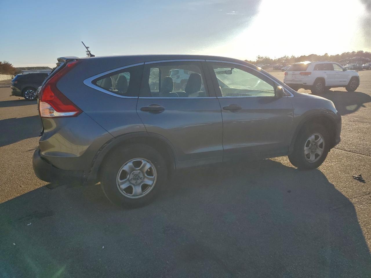 2014 HONDA CR-V LX photo 5