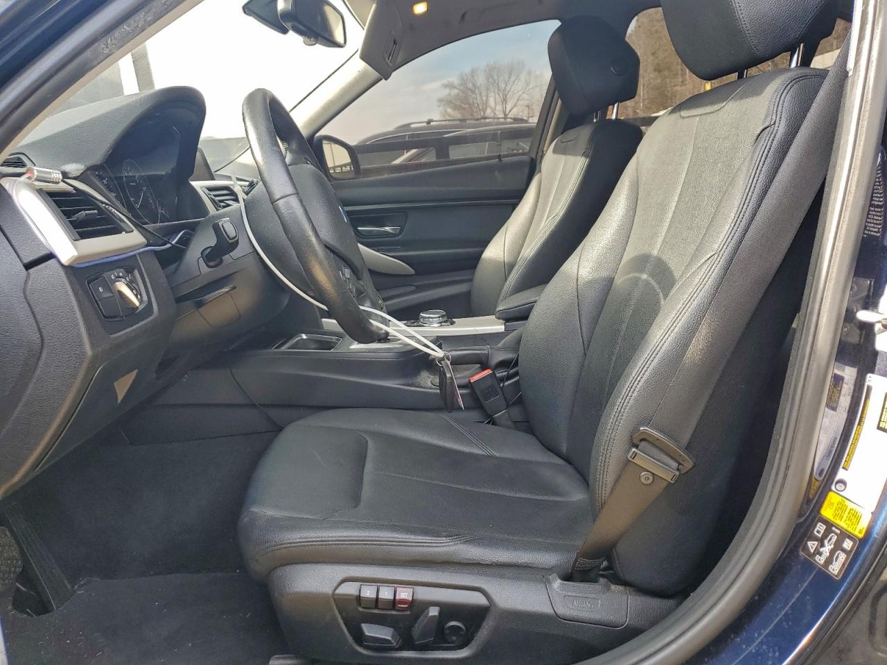 2015 BMW 320 I XDRIVE photo 13