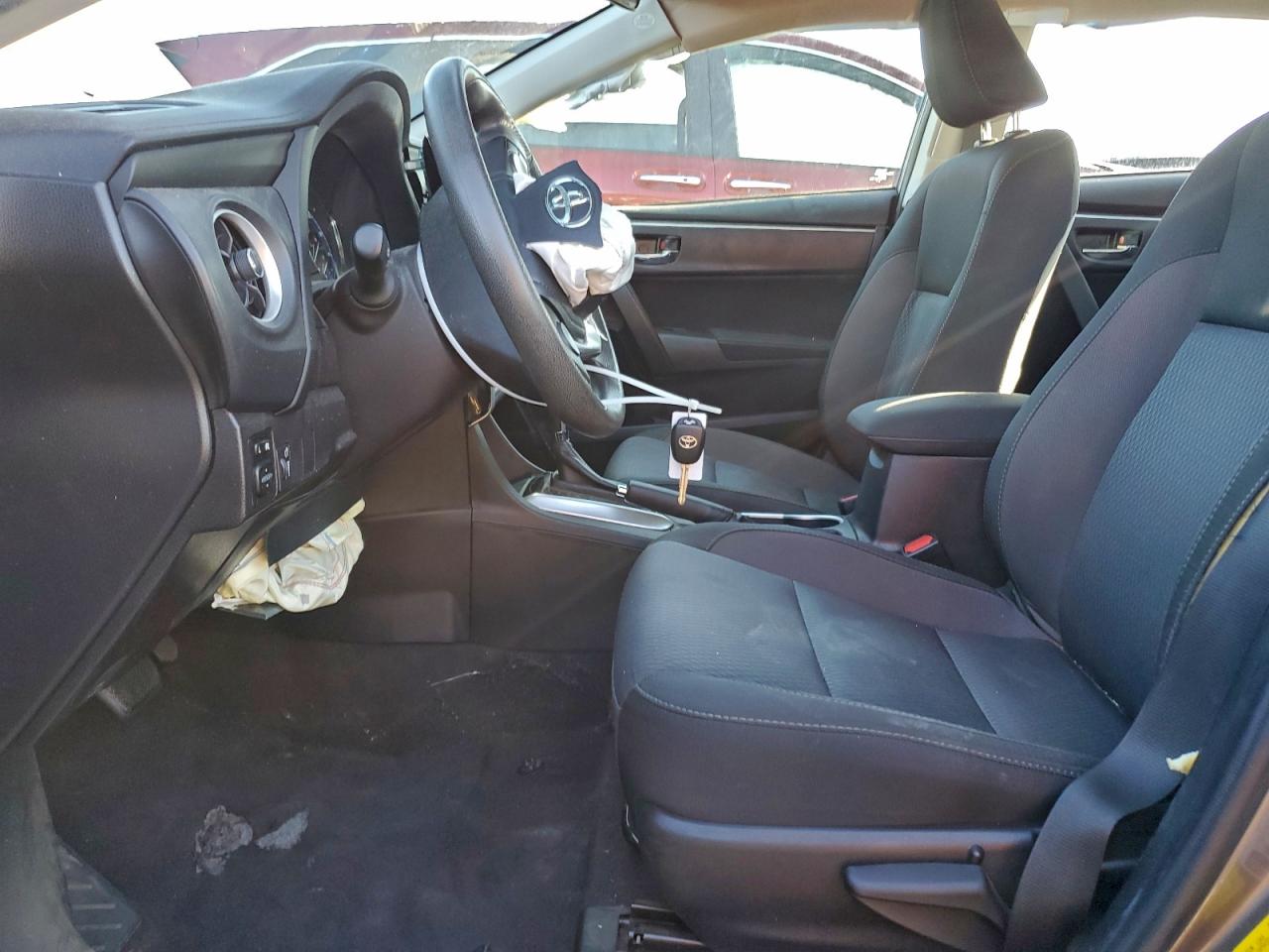 2019 TOYOTA COROLLA L photo 13