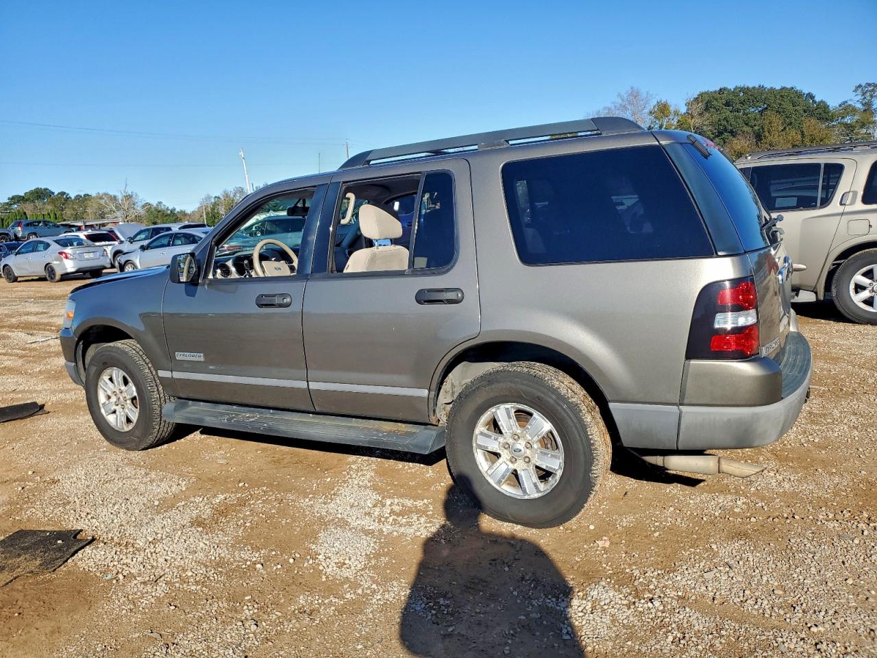 2006 FORD EXPLORER XLS photo 2