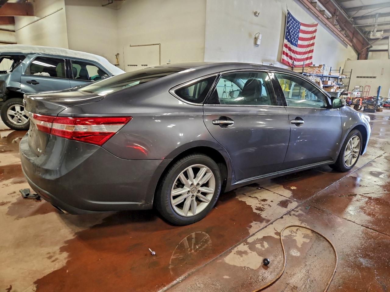 2013 TOYOTA AVALON BASE photo 5