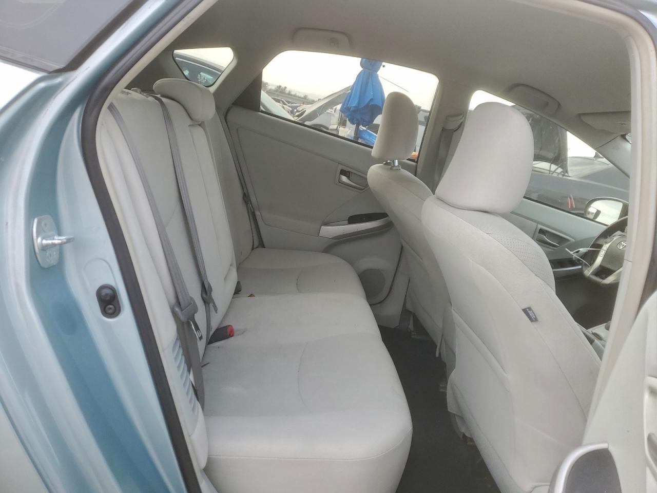 2015 TOYOTA PRIUS photo 21