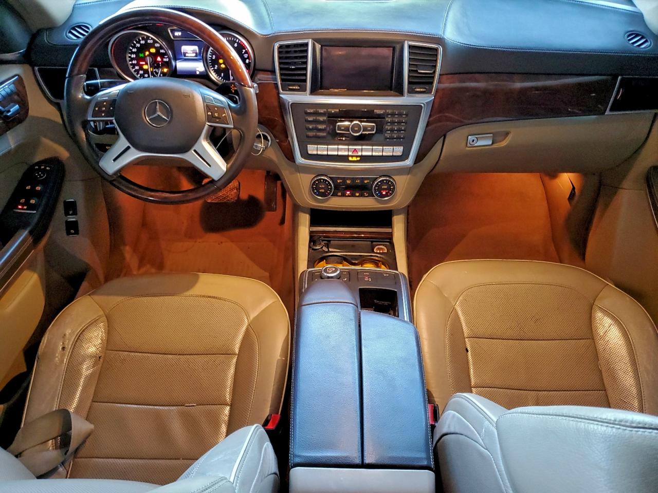 2014 MERCEDES-BENZ GL 550 4MATIC photo 8