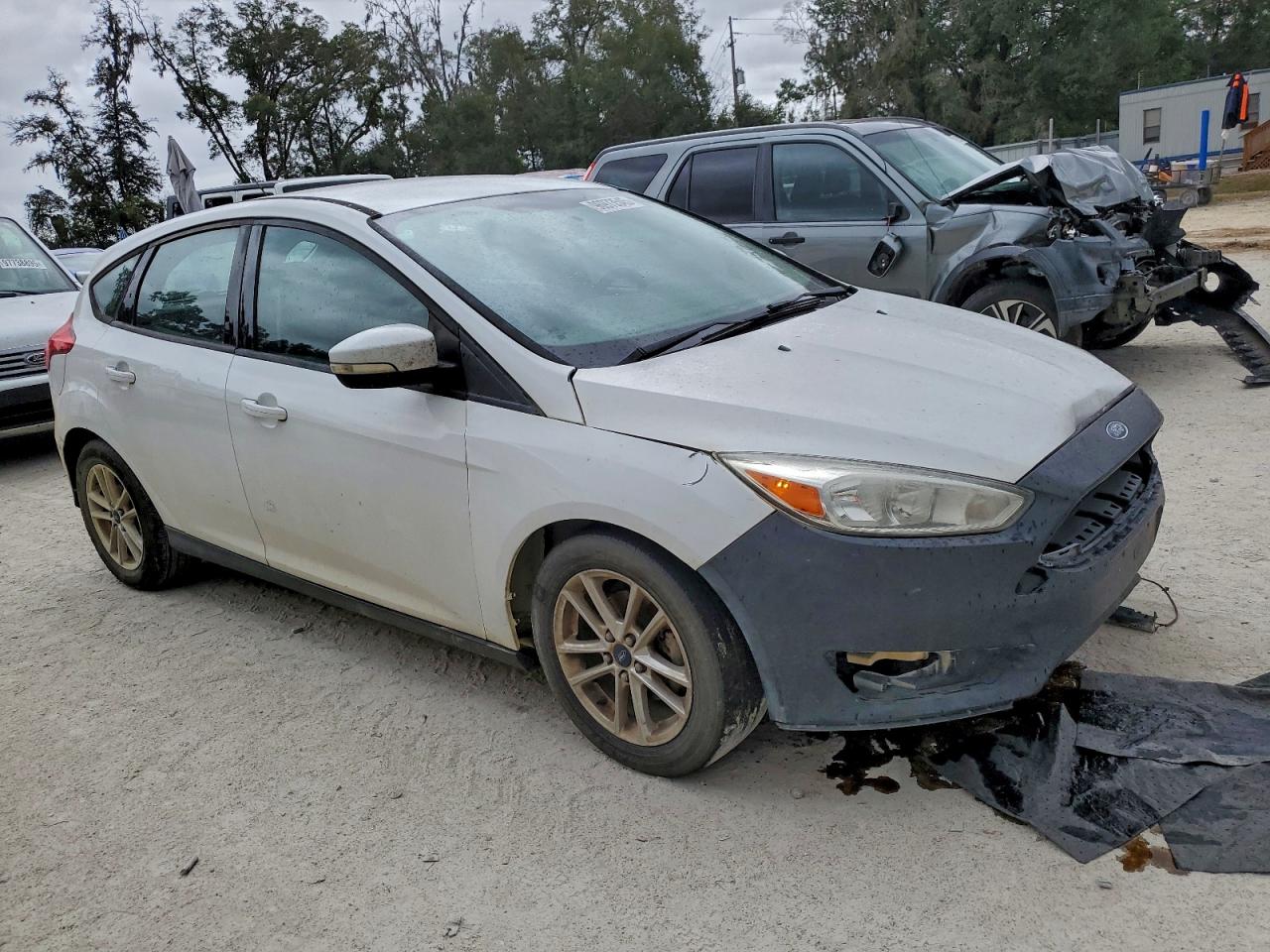 2015 FORD FOCUS SE photo 7
