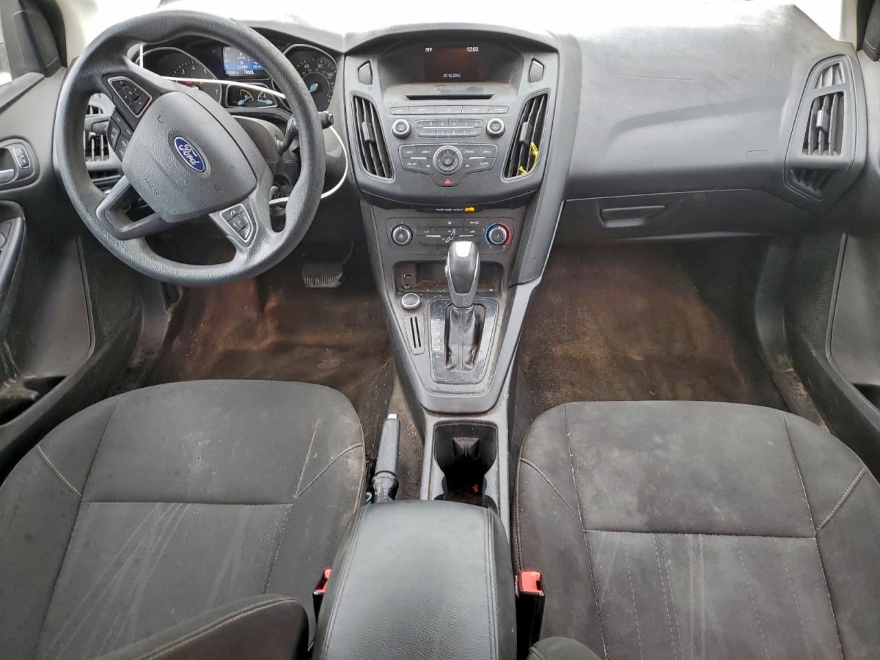 2015 FORD FOCUS SE photo 15
