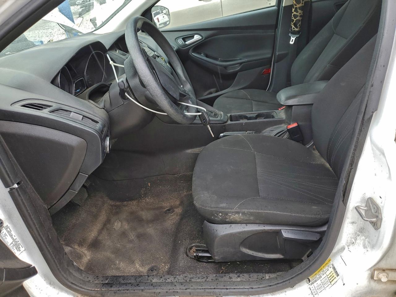 2015 FORD FOCUS SE photo 13
