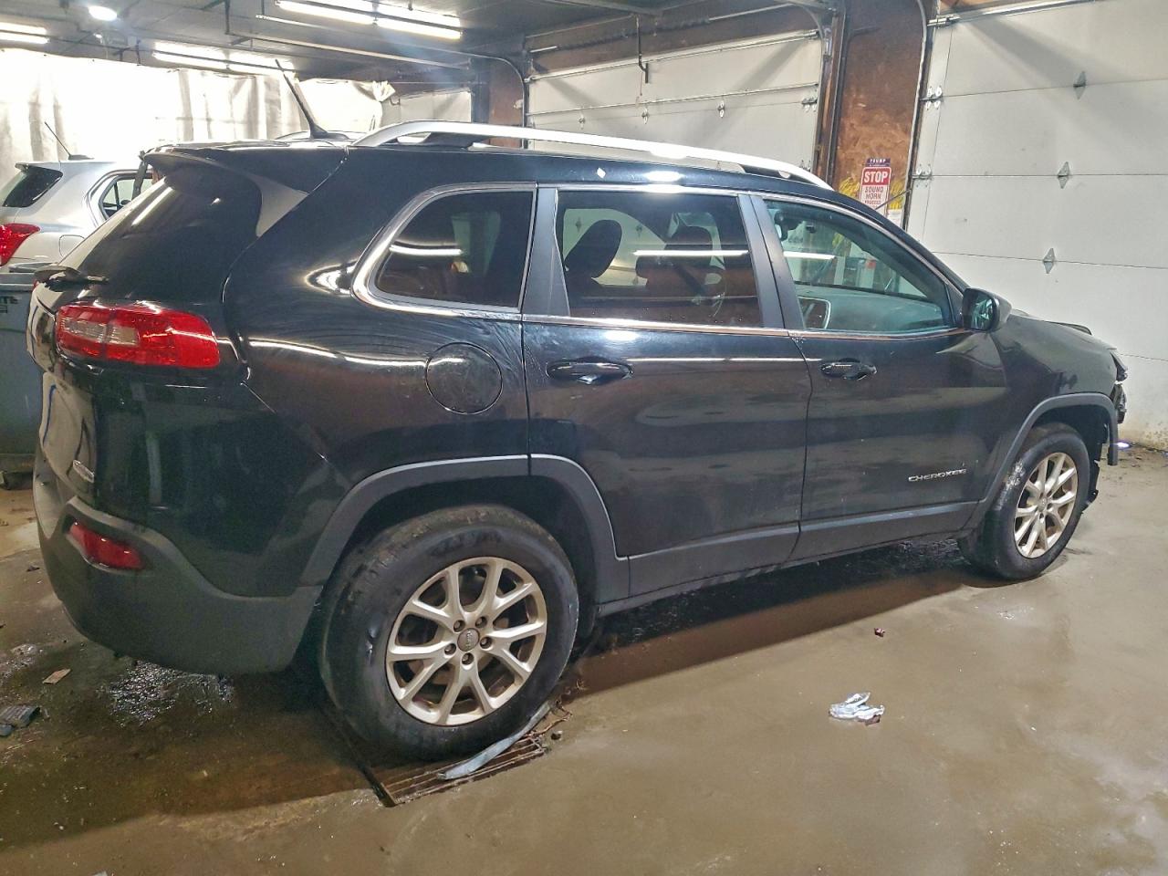 2017 JEEP CHEROKEE LATITUDE photo 5