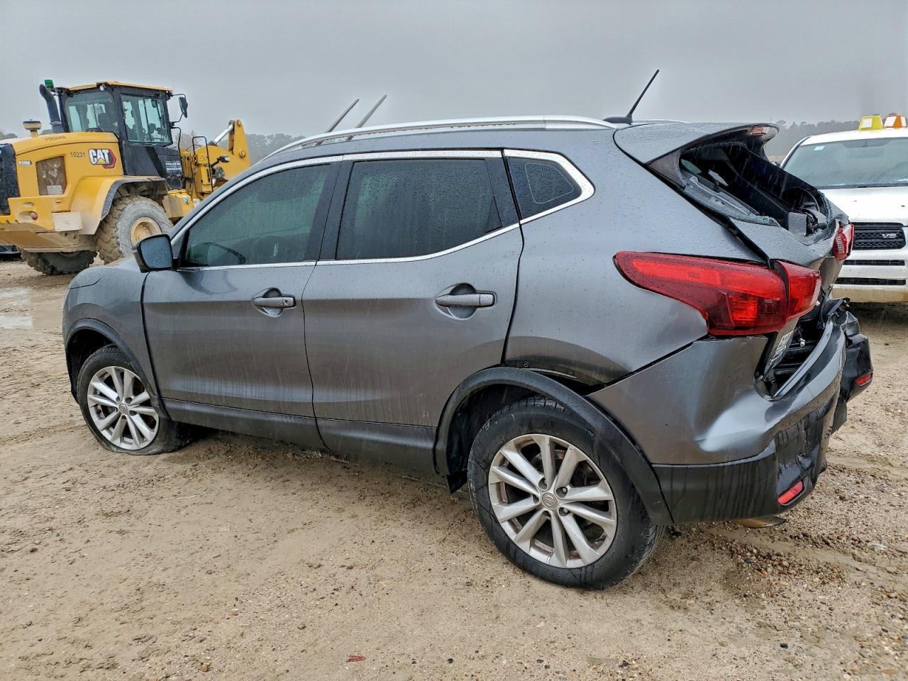 2018 NISSAN ROGUE SPORT S photo 2
