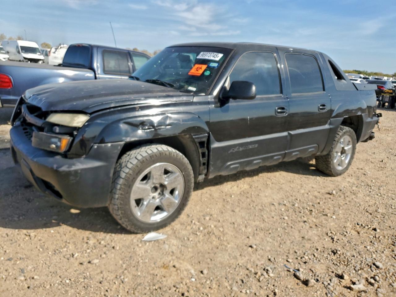 2005 CHEVROLET AVALANCHE C1500 — REAR END damage — photo 1