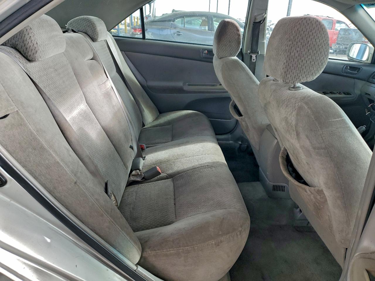 2004 TOYOTA CAMRY LE photo 10