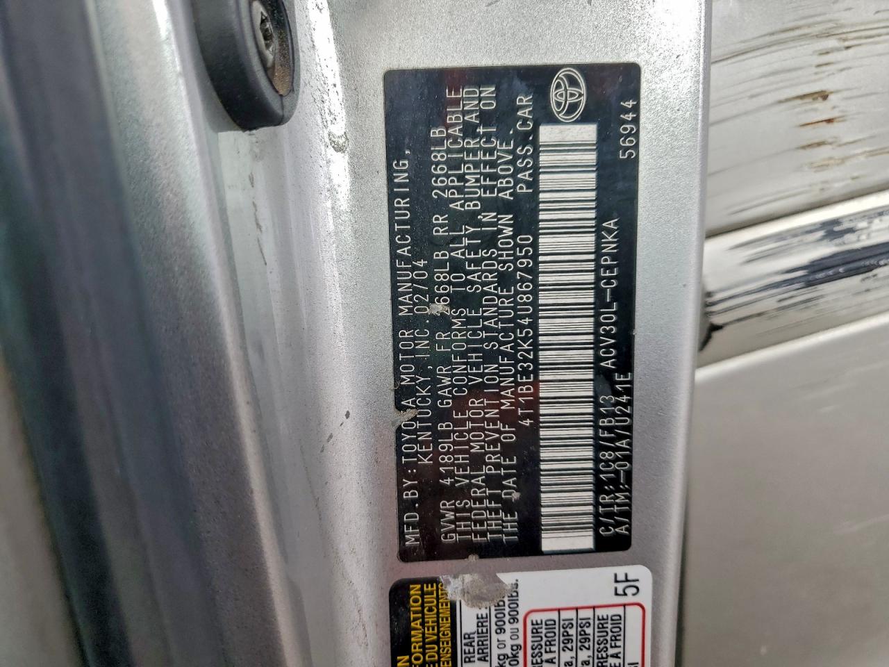 2004 TOYOTA CAMRY LE photo 12