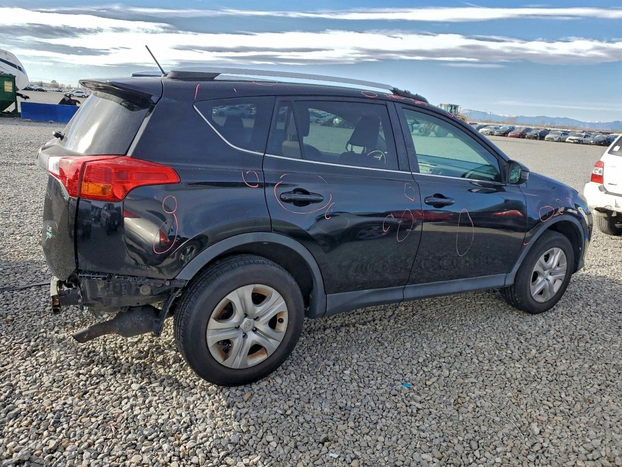 2013 TOYOTA RAV4 LE photo 5
