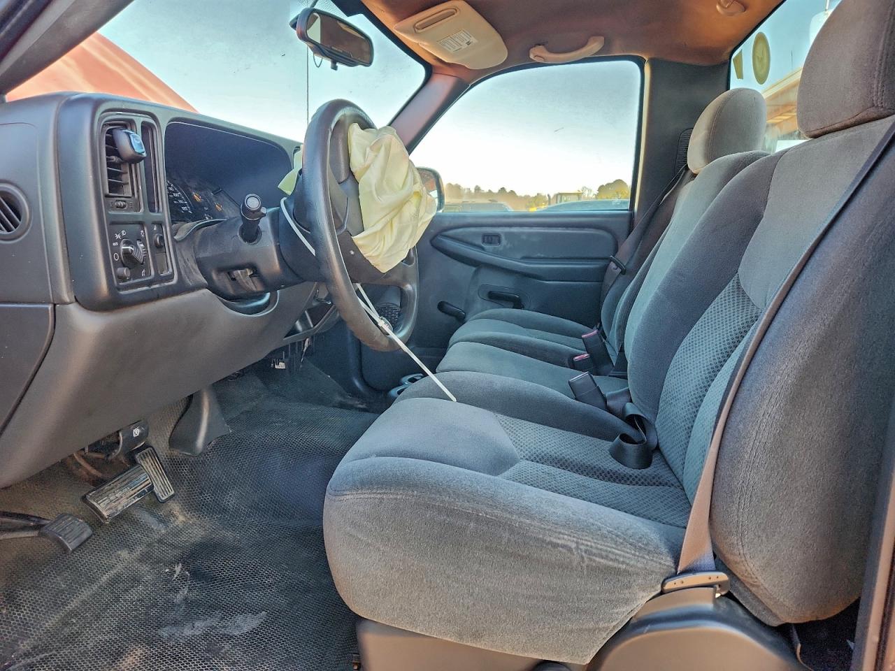 2005 CHEVROLET SILVERADO C1500 photo 7
