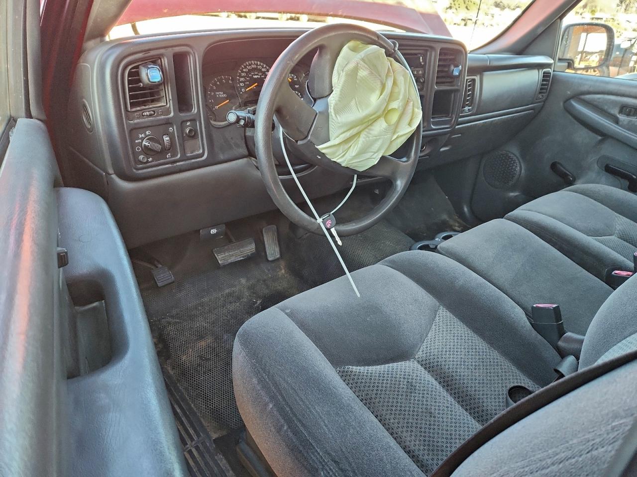 2005 CHEVROLET SILVERADO C1500 photo 8