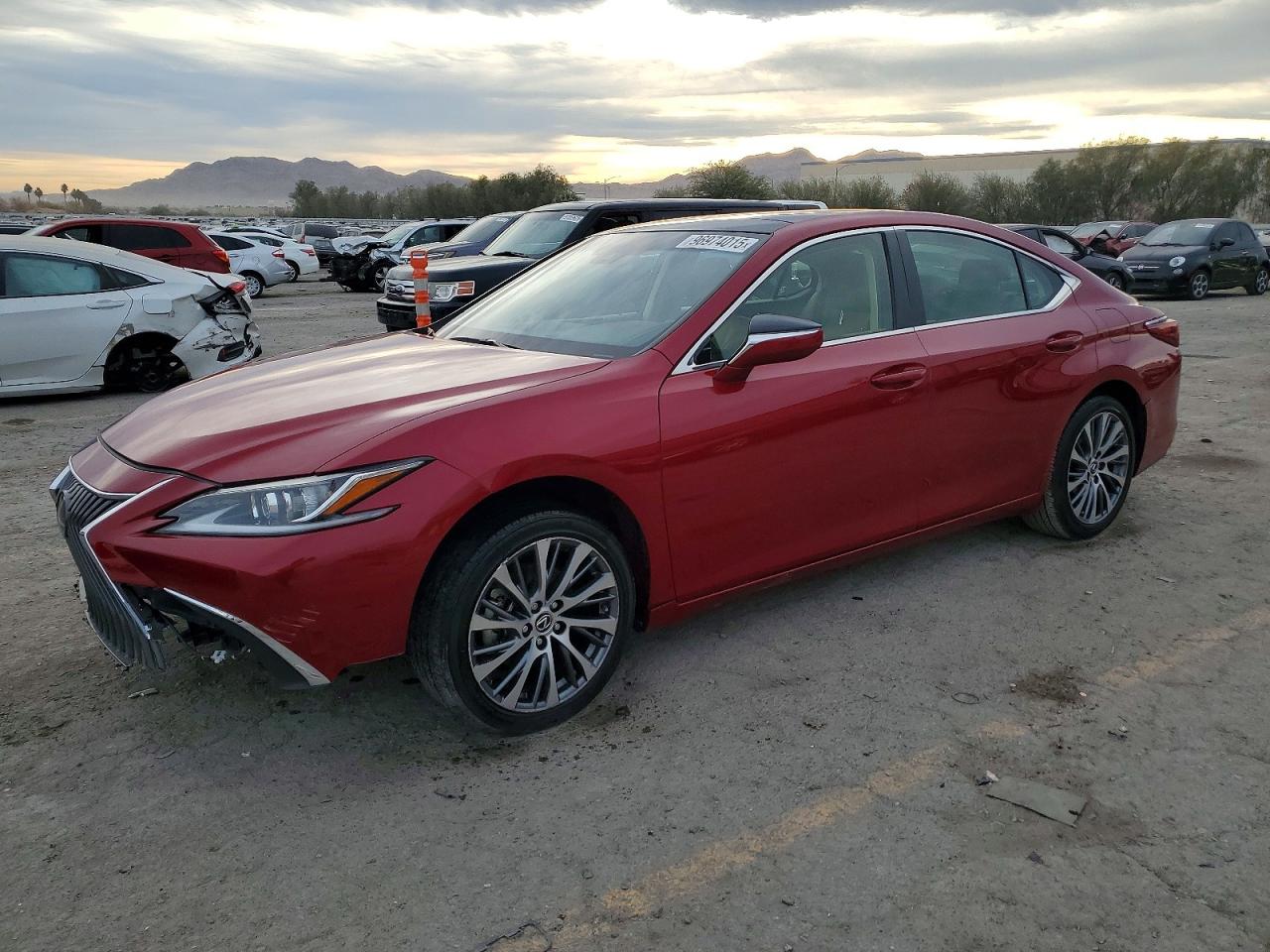 2019 LEXUS ES