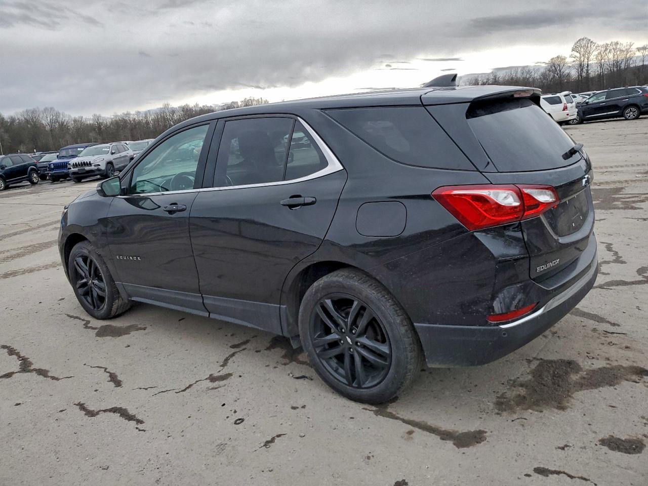 2020 CHEVROLET EQUINOX LT photo 2