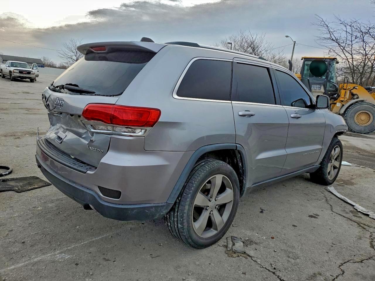 2014 JEEP GRAND CHEROKEE LAREDO photo 3