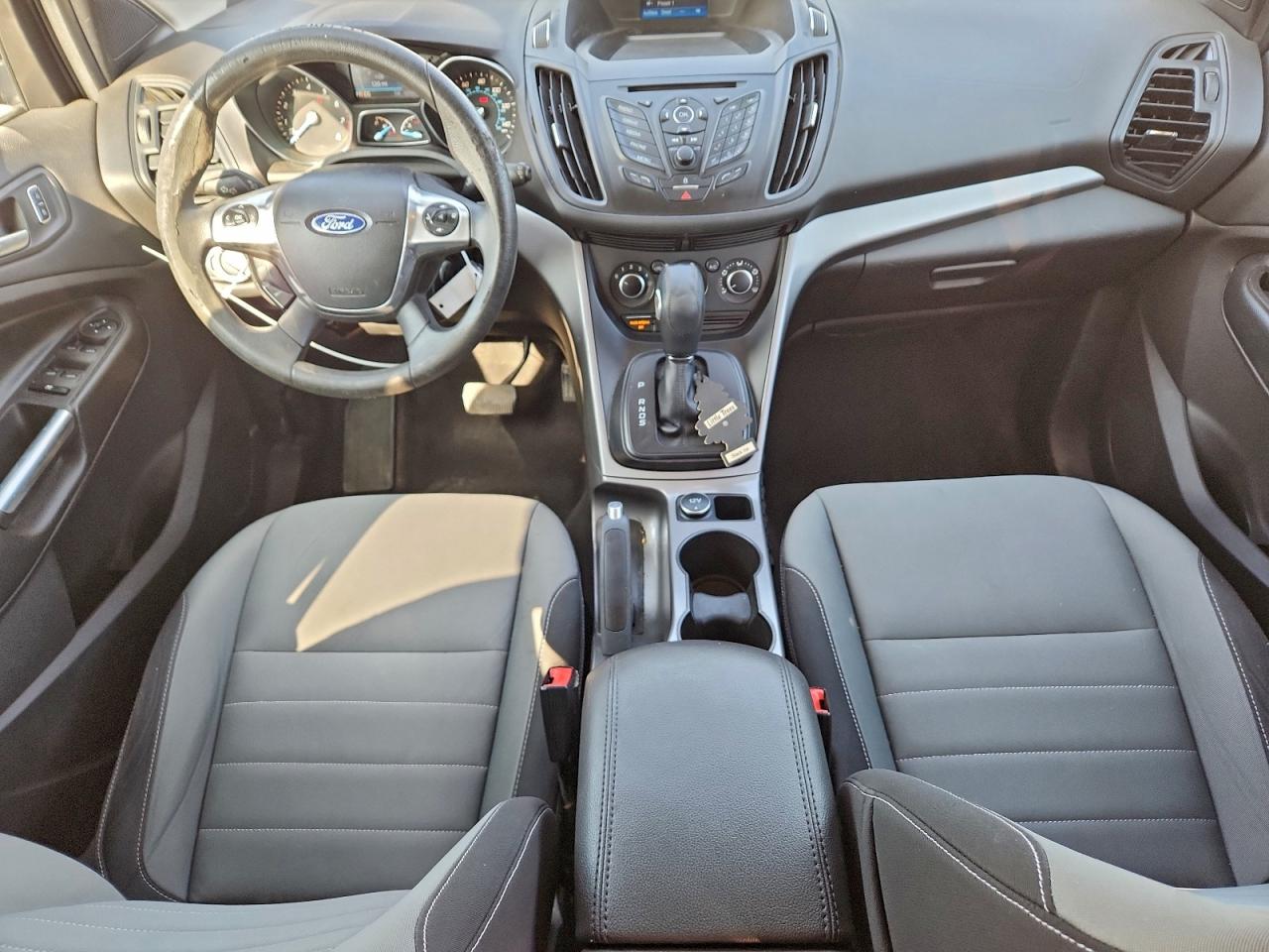 2016 FORD ESCAPE SE photo 8