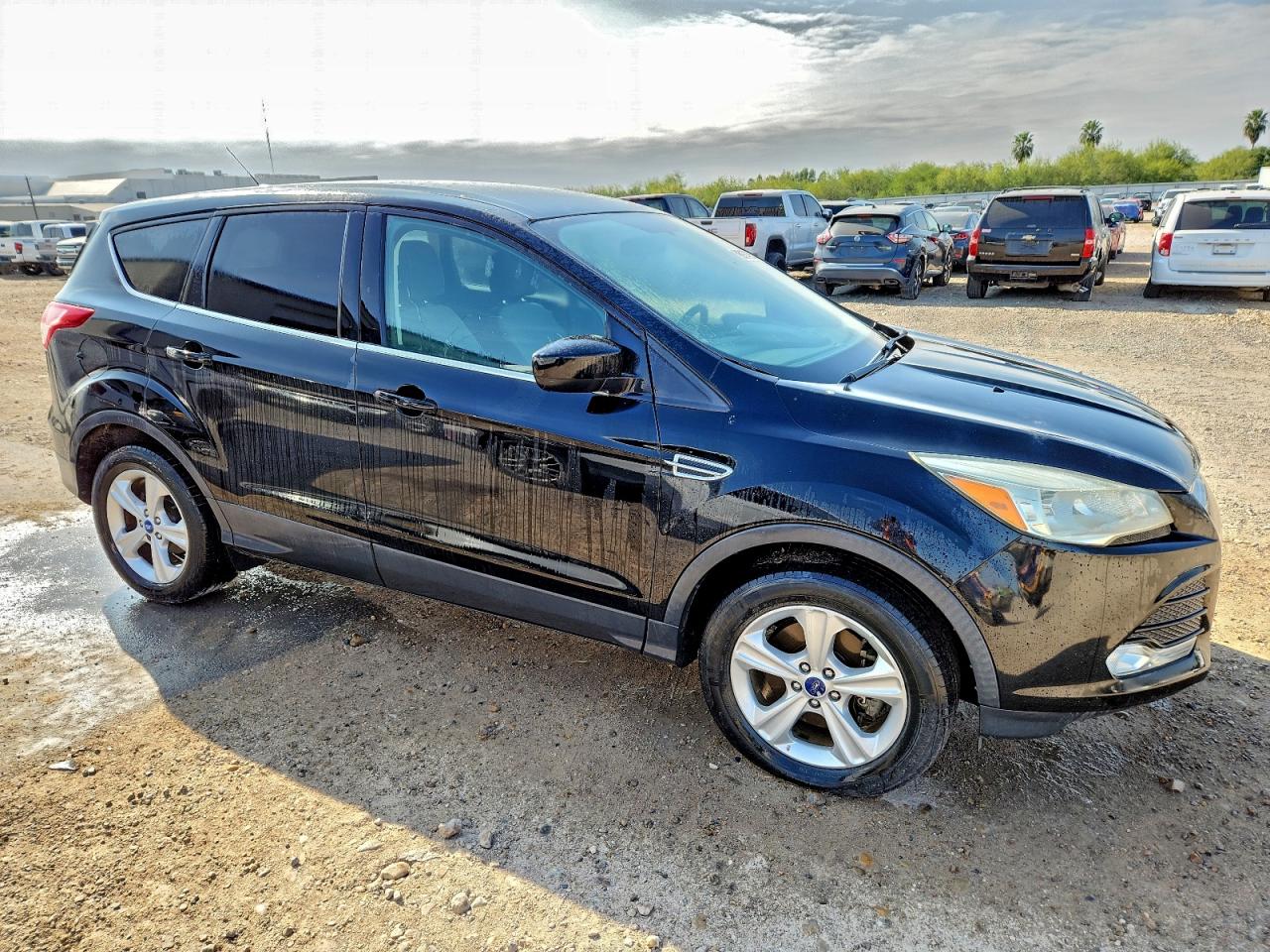 2016 FORD ESCAPE SE photo 4