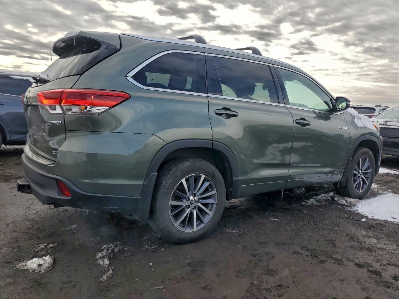 2017 TOYOTA HIGHLANDER HYBRID photo 3
