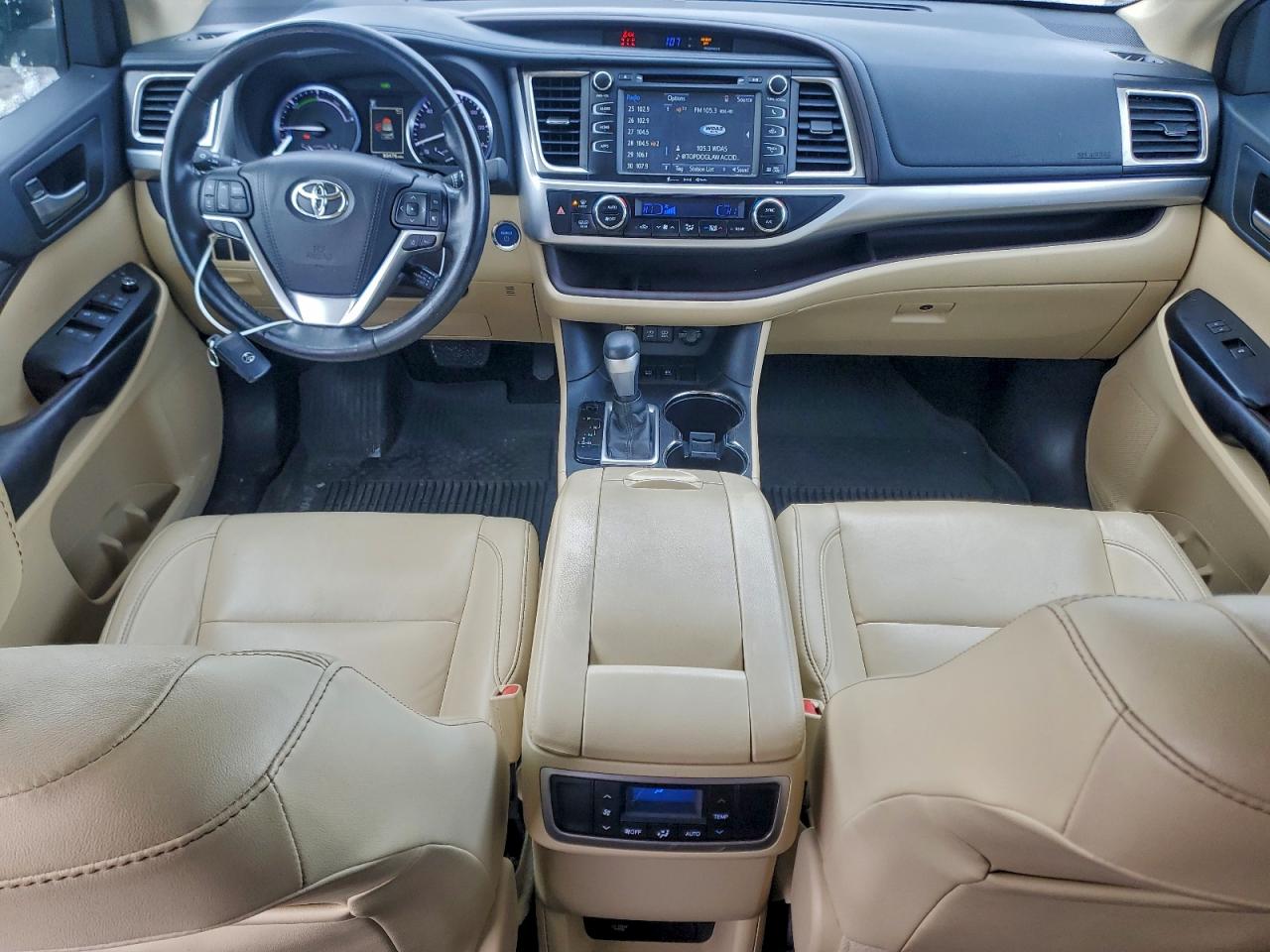 2017 TOYOTA HIGHLANDER HYBRID photo 8