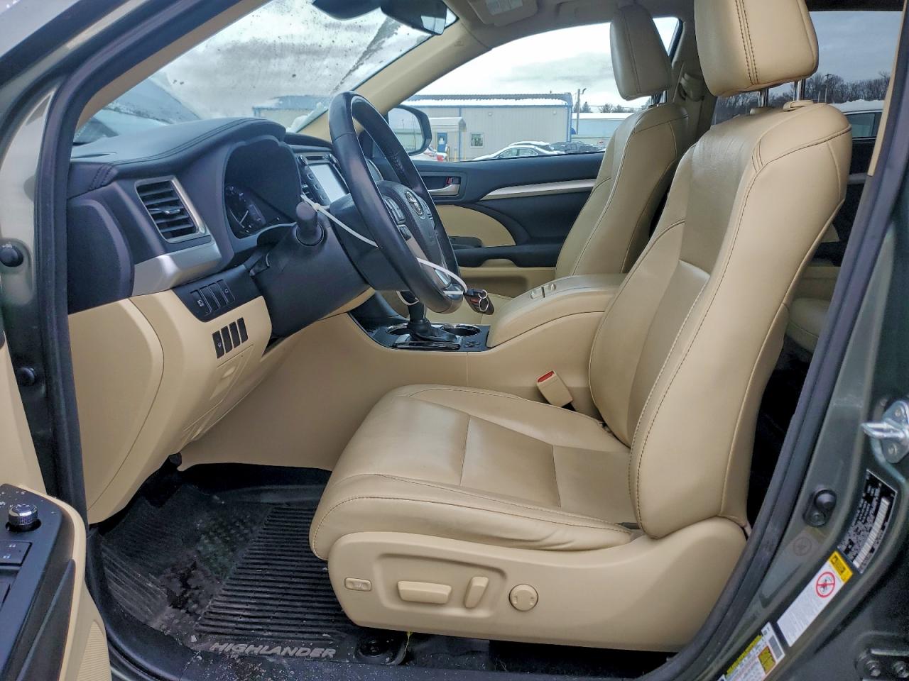 2017 TOYOTA HIGHLANDER HYBRID photo 7