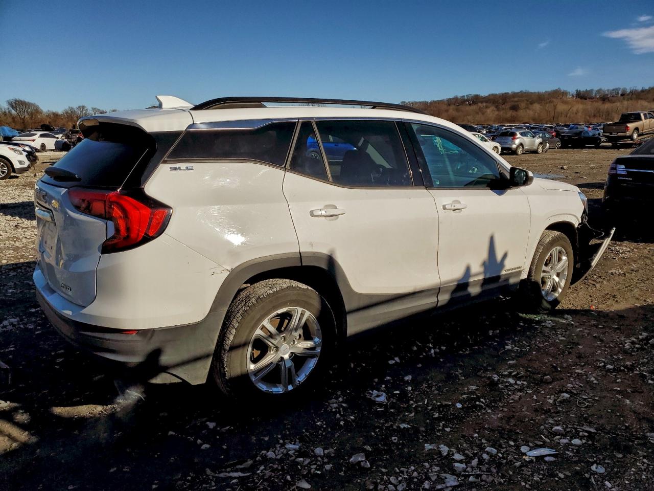 2020 GMC TERRAIN SLE photo 5