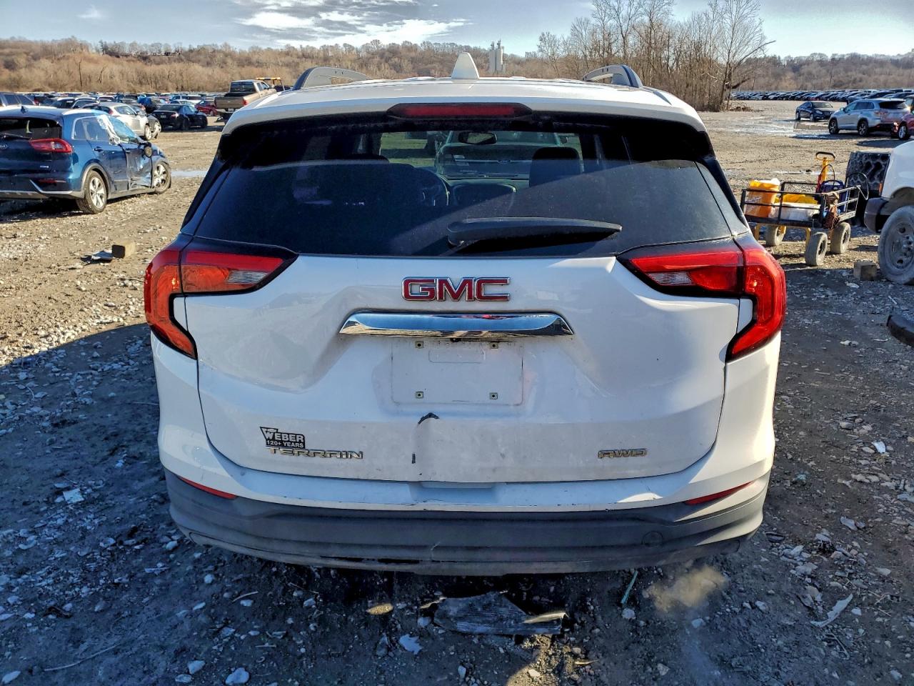 2020 GMC TERRAIN SLE photo 11