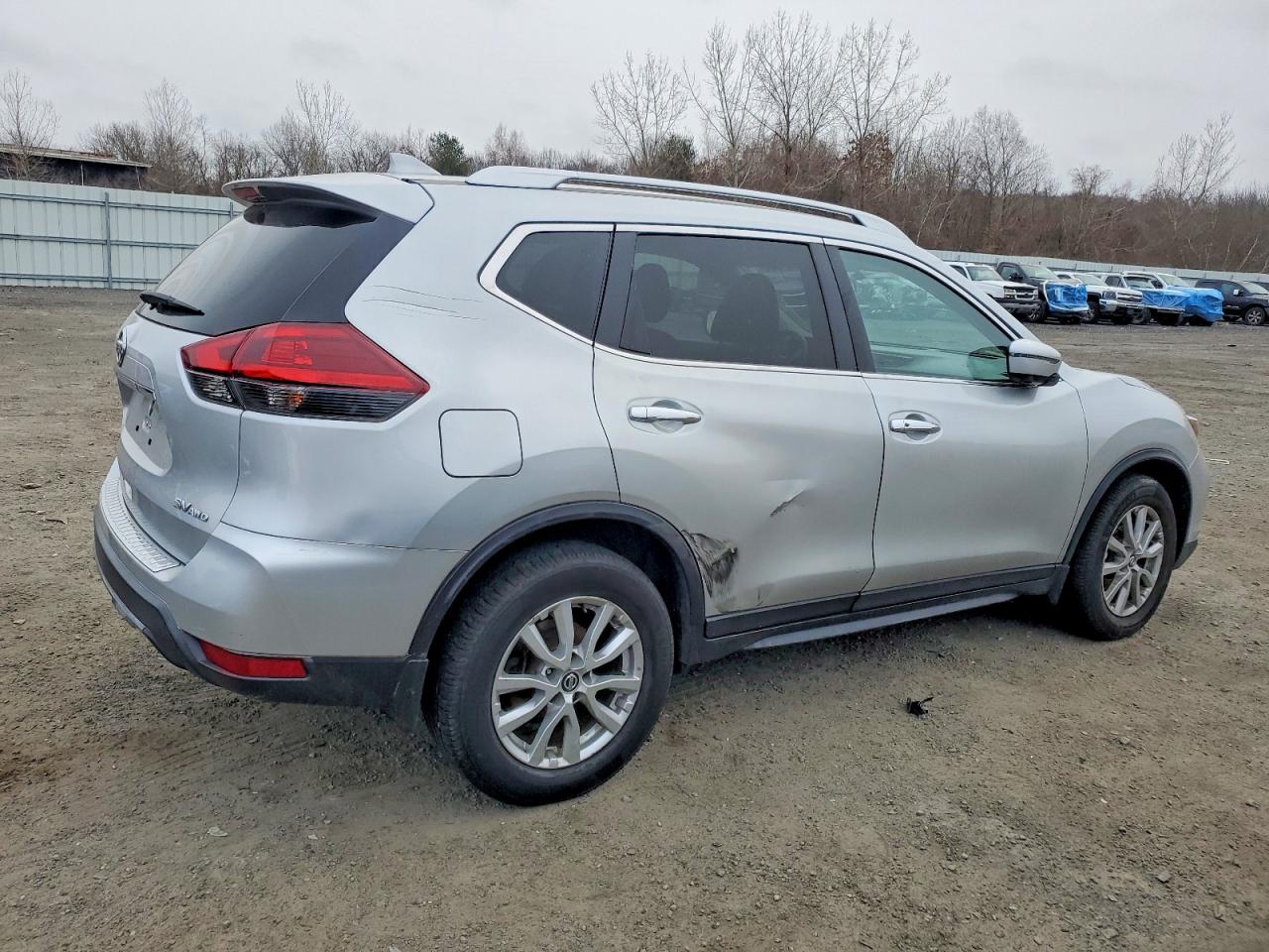 2018 NISSAN ROGUE S photo 3