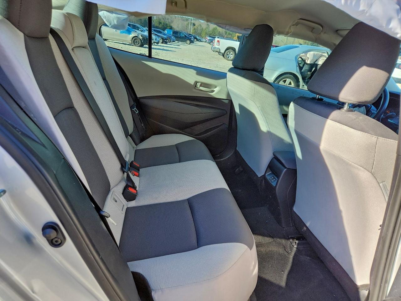 2025 TOYOTA COROLLA LE photo 19
