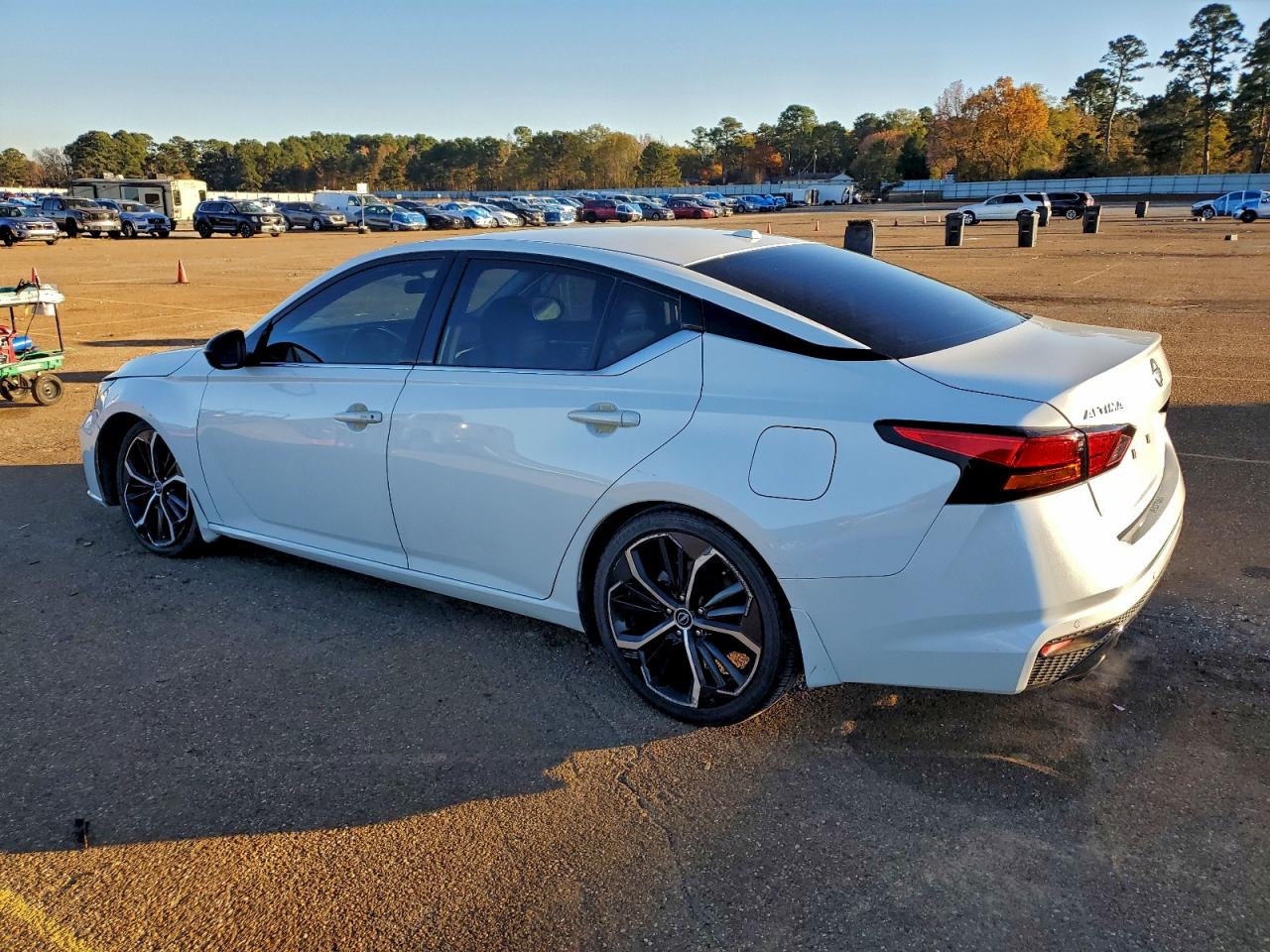 2024 NISSAN ALTIMA SR photo 2