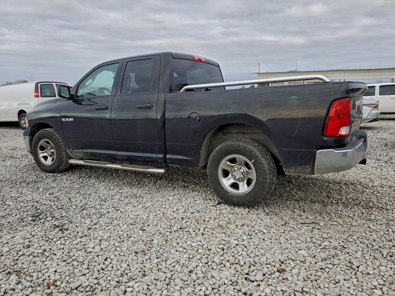 2010 DODGE RAM 1500 photo 2