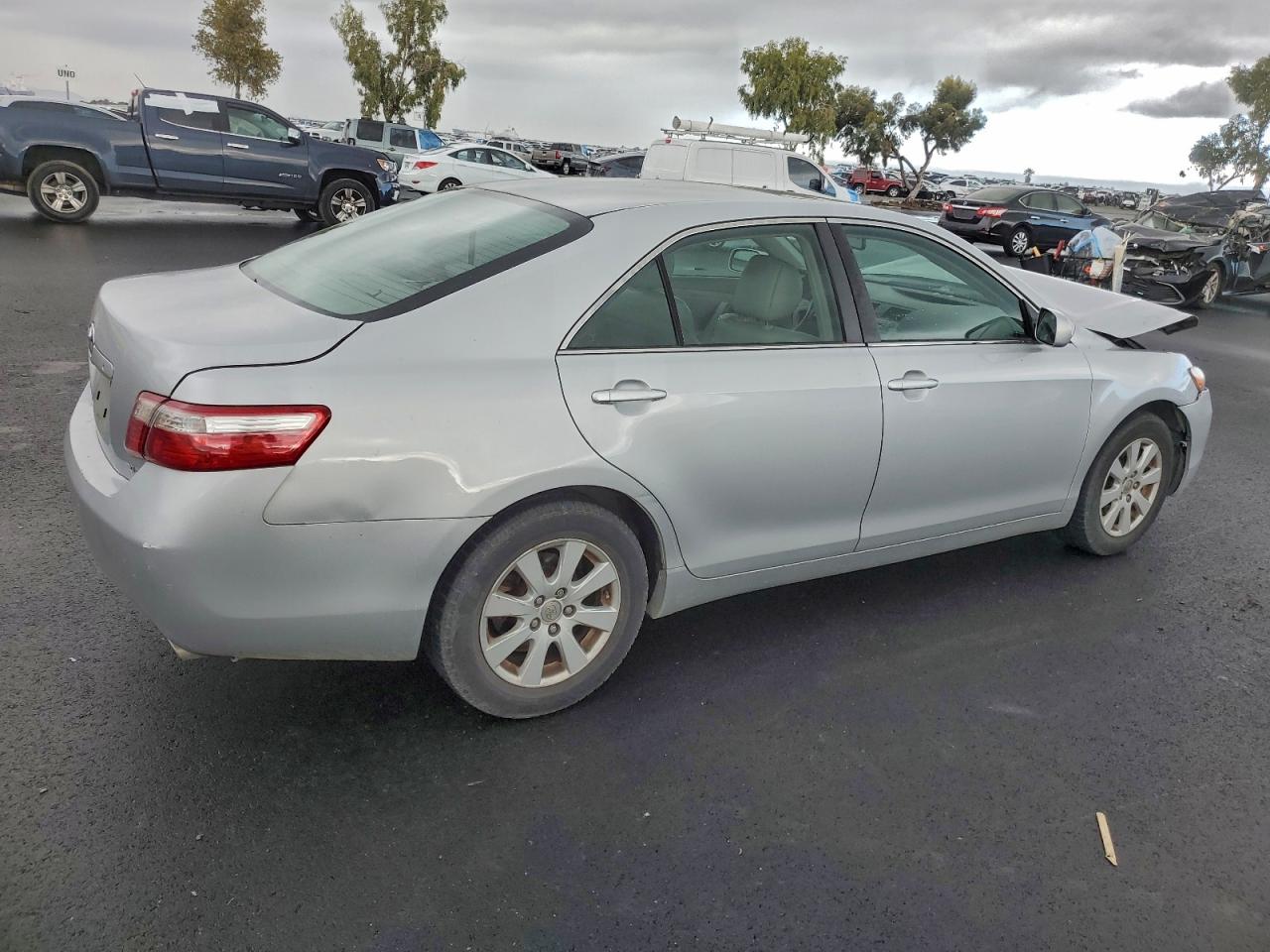 2007 TOYOTA CAMRY LE photo 3