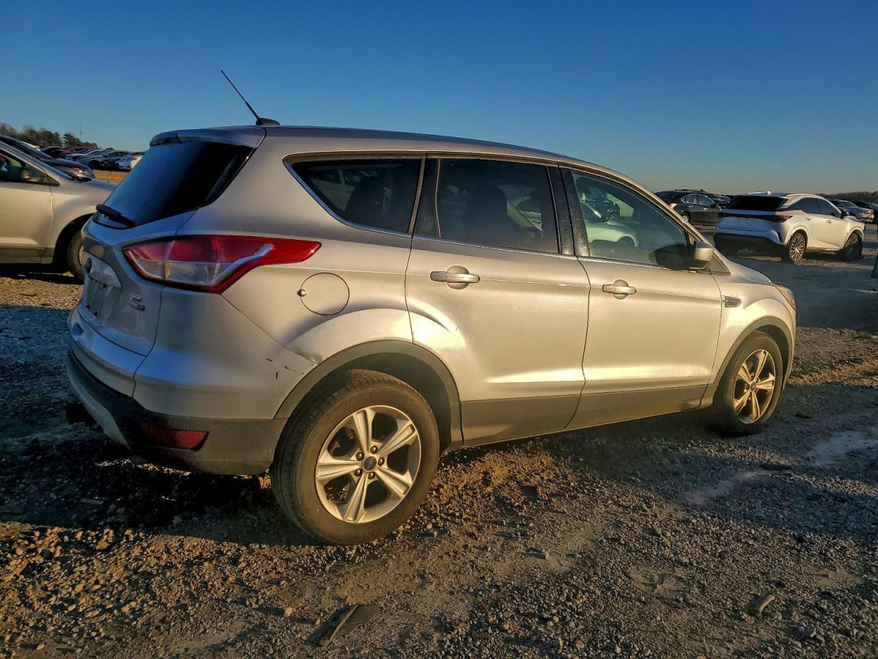 2015 FORD ESCAPE SE photo 3