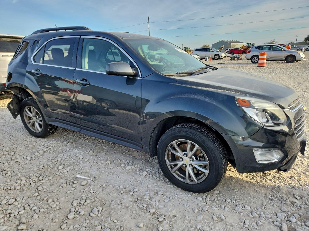 2017 CHEVROLET EQUINOX LT photo 4