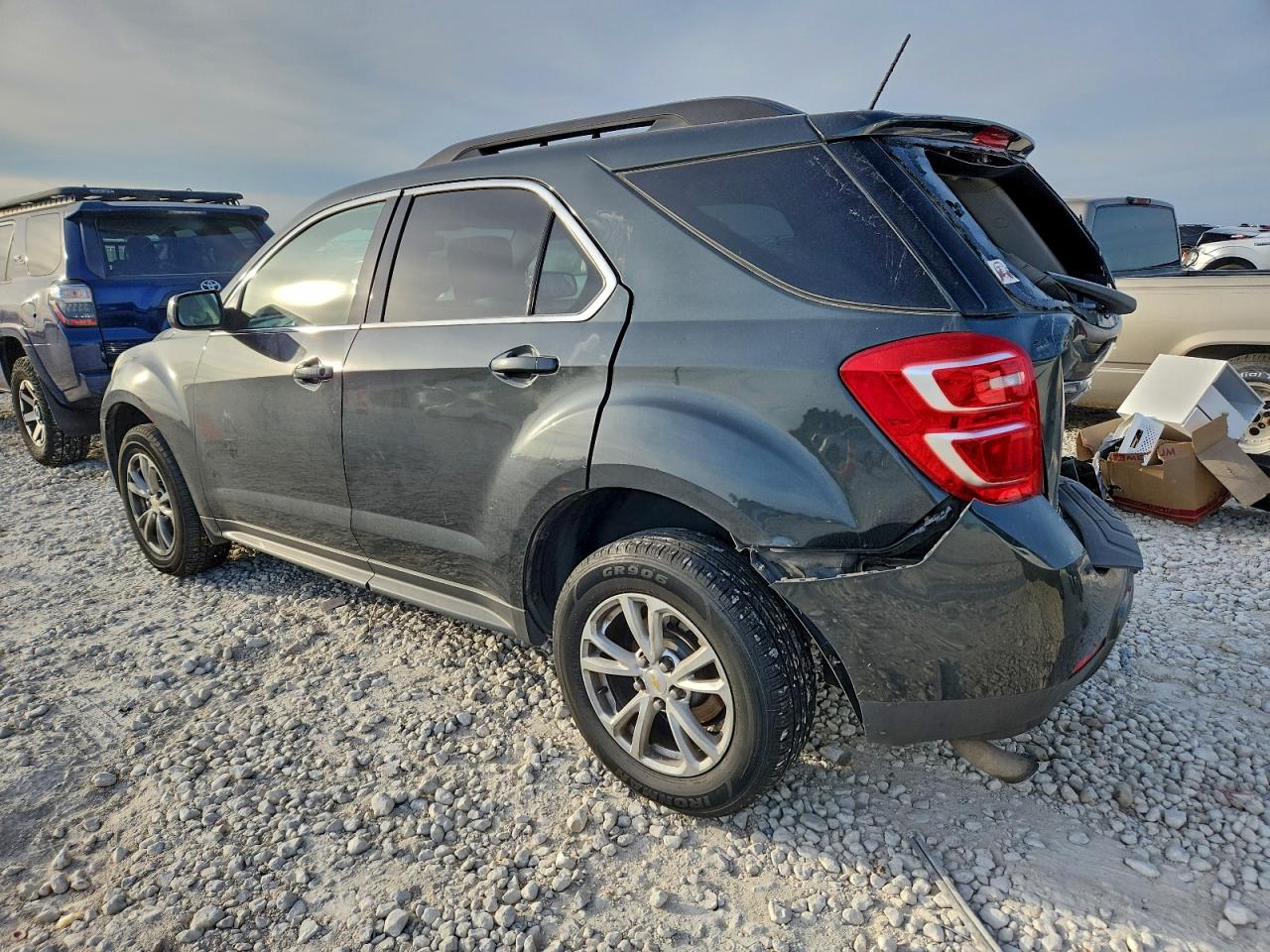2017 CHEVROLET EQUINOX LT photo 2