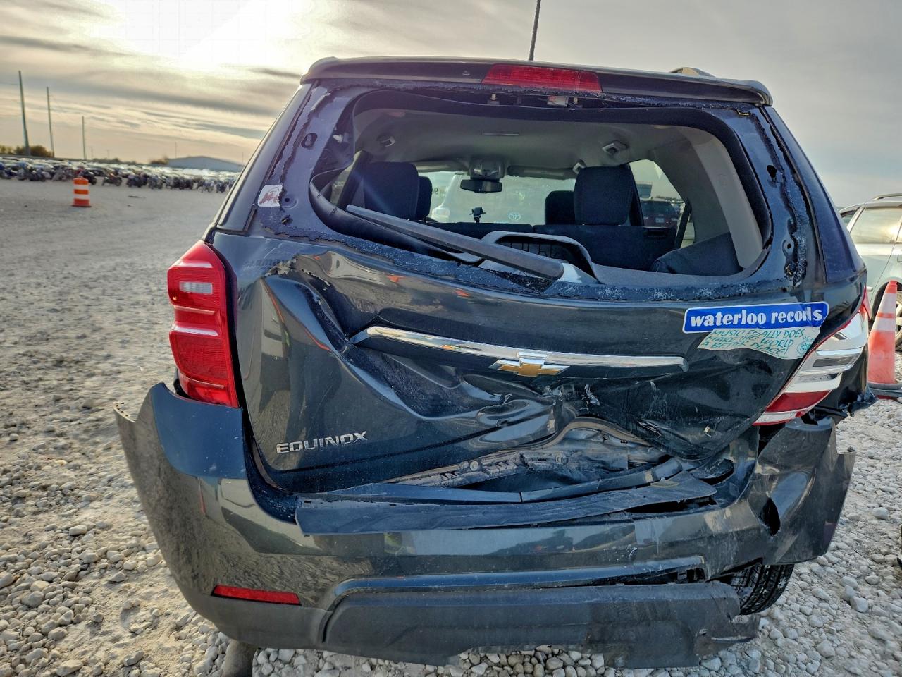 2017 CHEVROLET EQUINOX LT photo 6