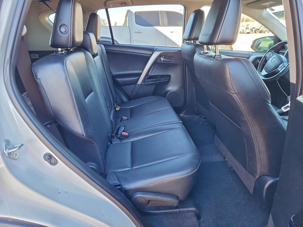 2016 TOYOTA RAV4 LIMITED photo 11