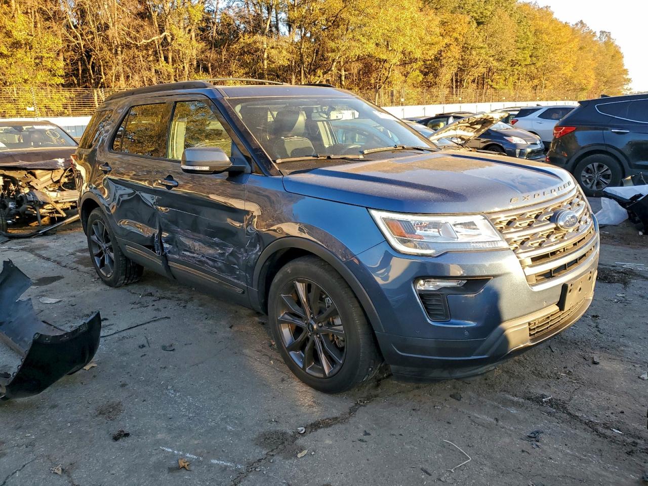 2018 FORD EXPLORER XLT photo 4