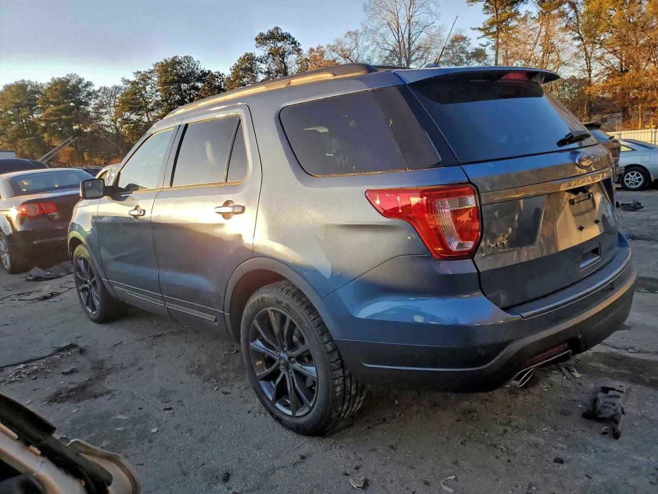2018 FORD EXPLORER XLT photo 2