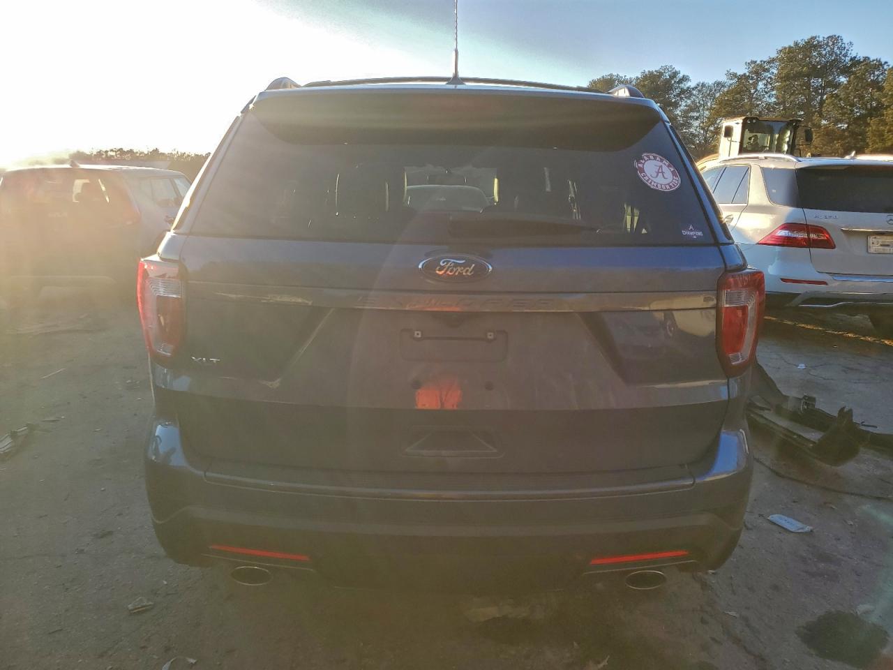 2018 FORD EXPLORER XLT photo 6