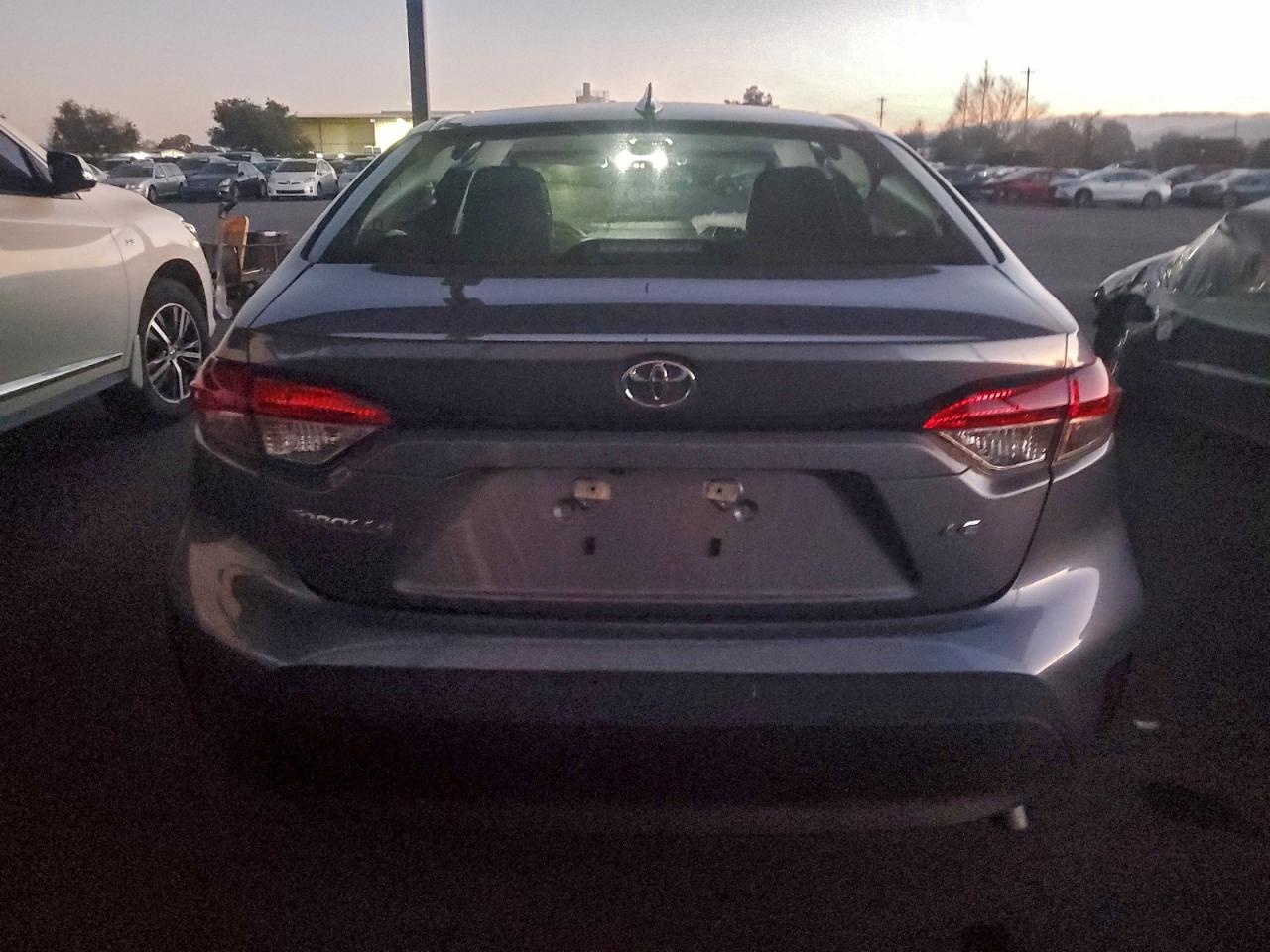 2025 TOYOTA COROLLA LE photo 6