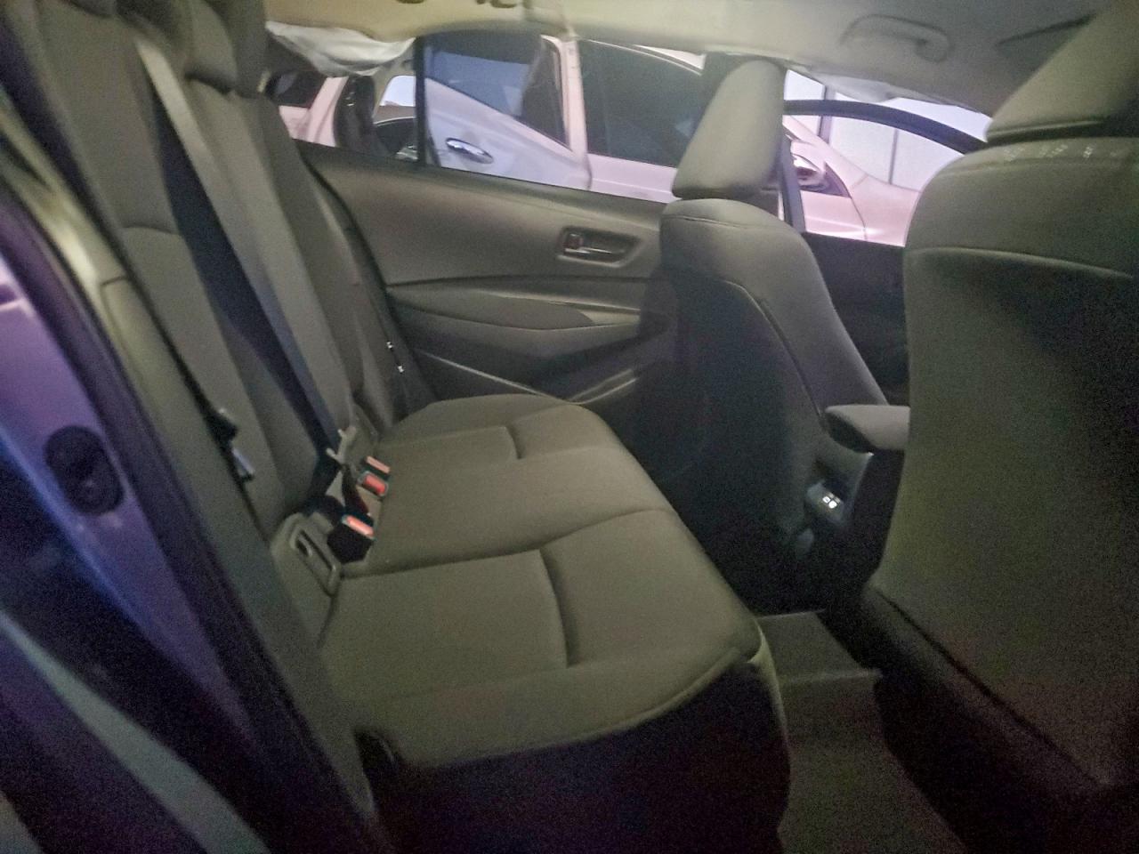 2025 TOYOTA COROLLA LE photo 10
