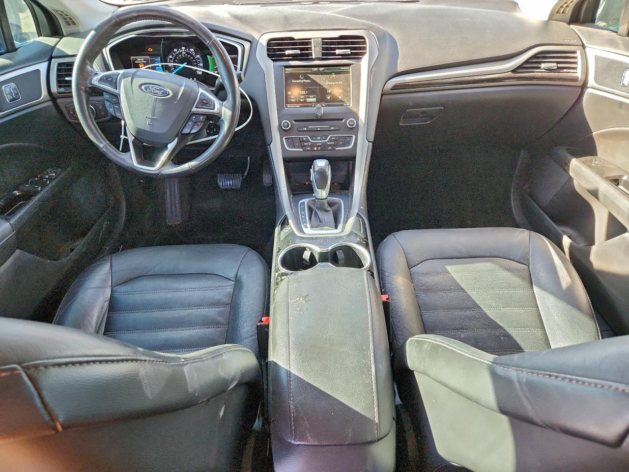 2016 FORD FUSION SE photo 8