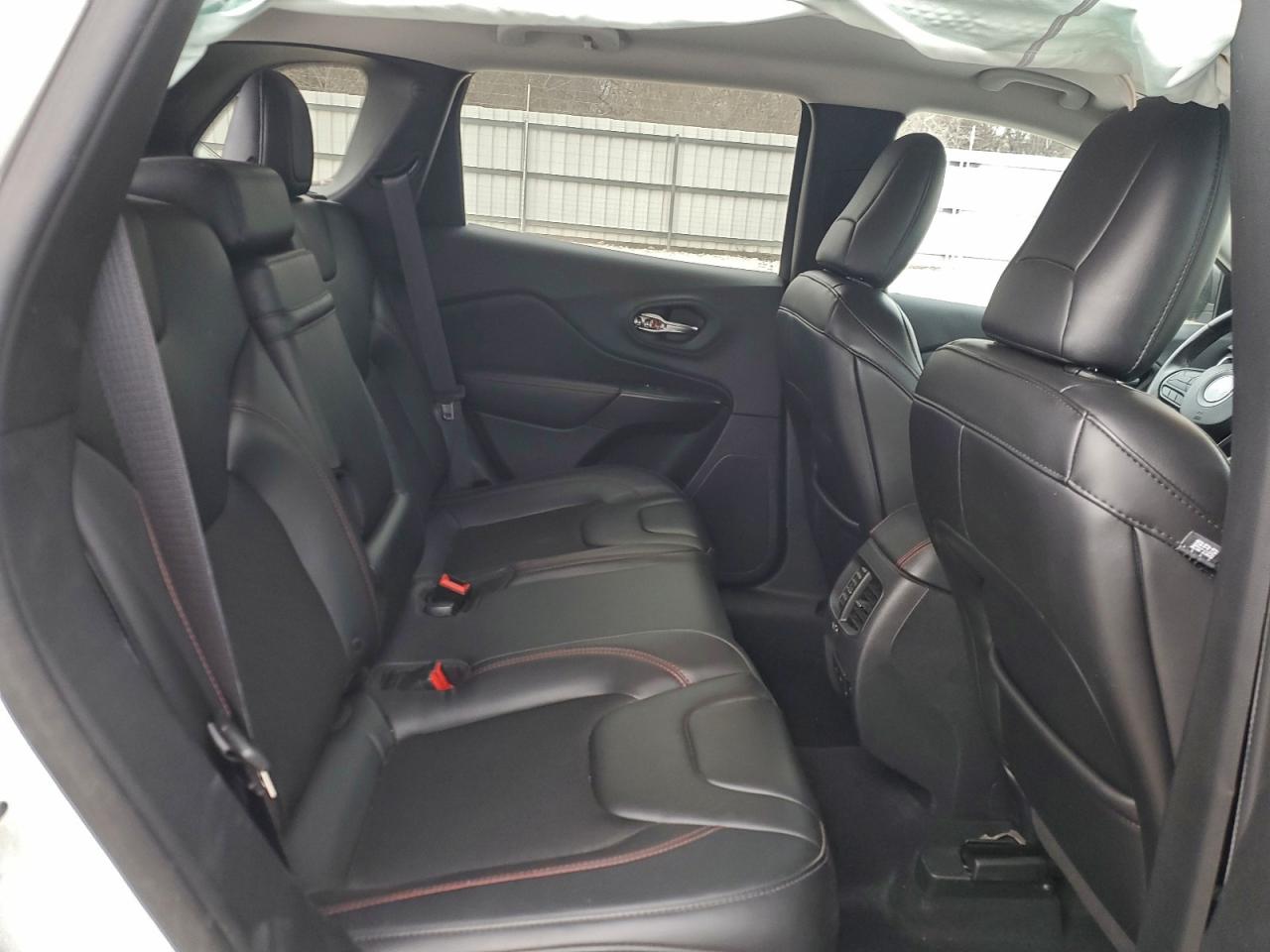 2019 JEEP CHEROKEE TRAILHAWK photo 11